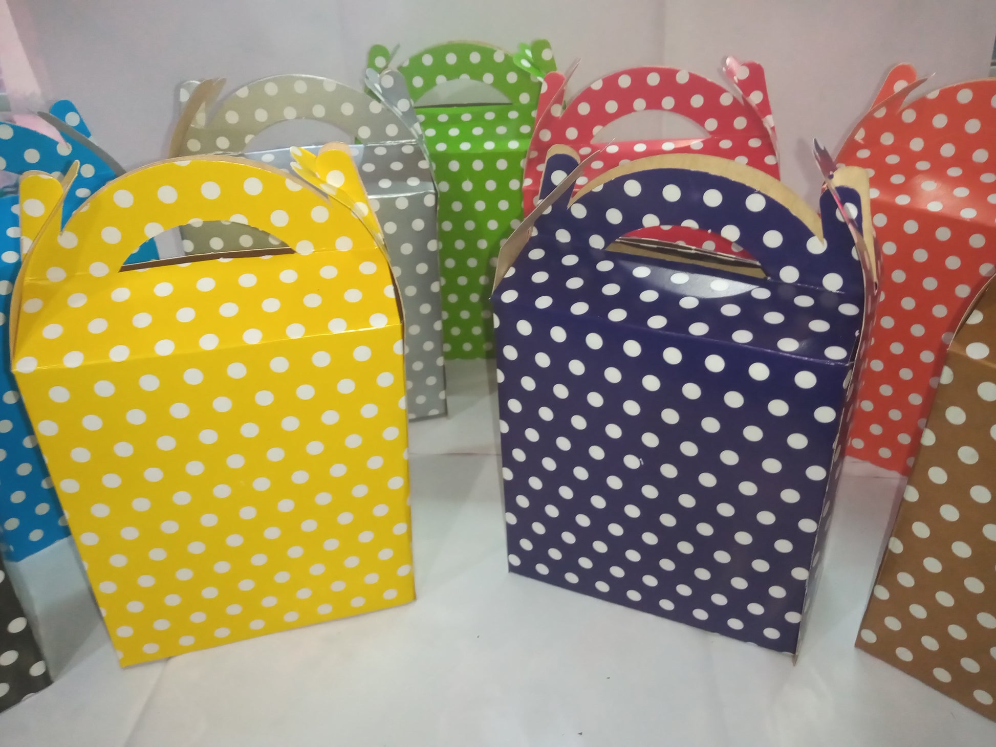 Caja dulcera (polka/puntos)