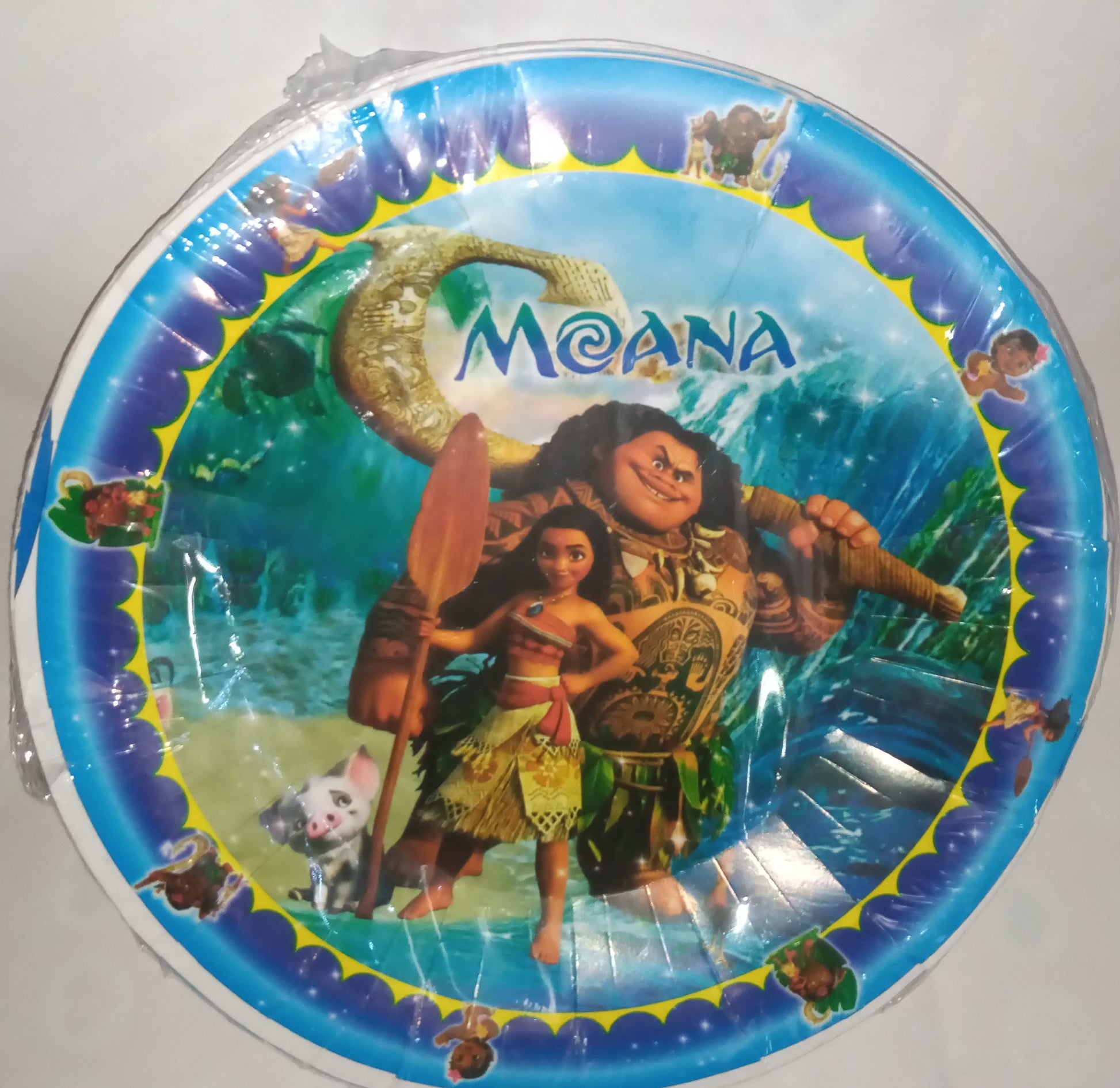 plato de personajes