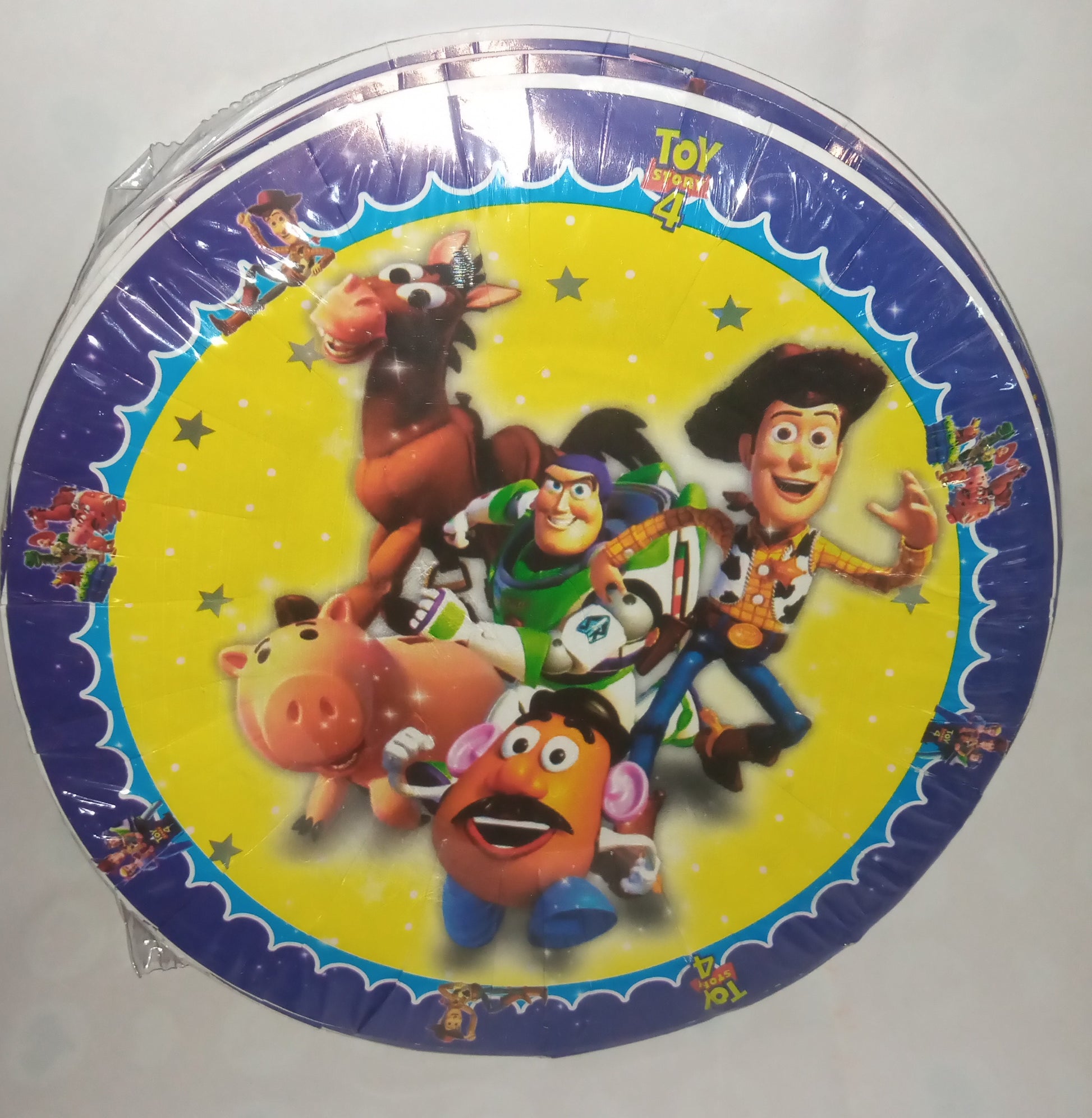 plato de personajes
