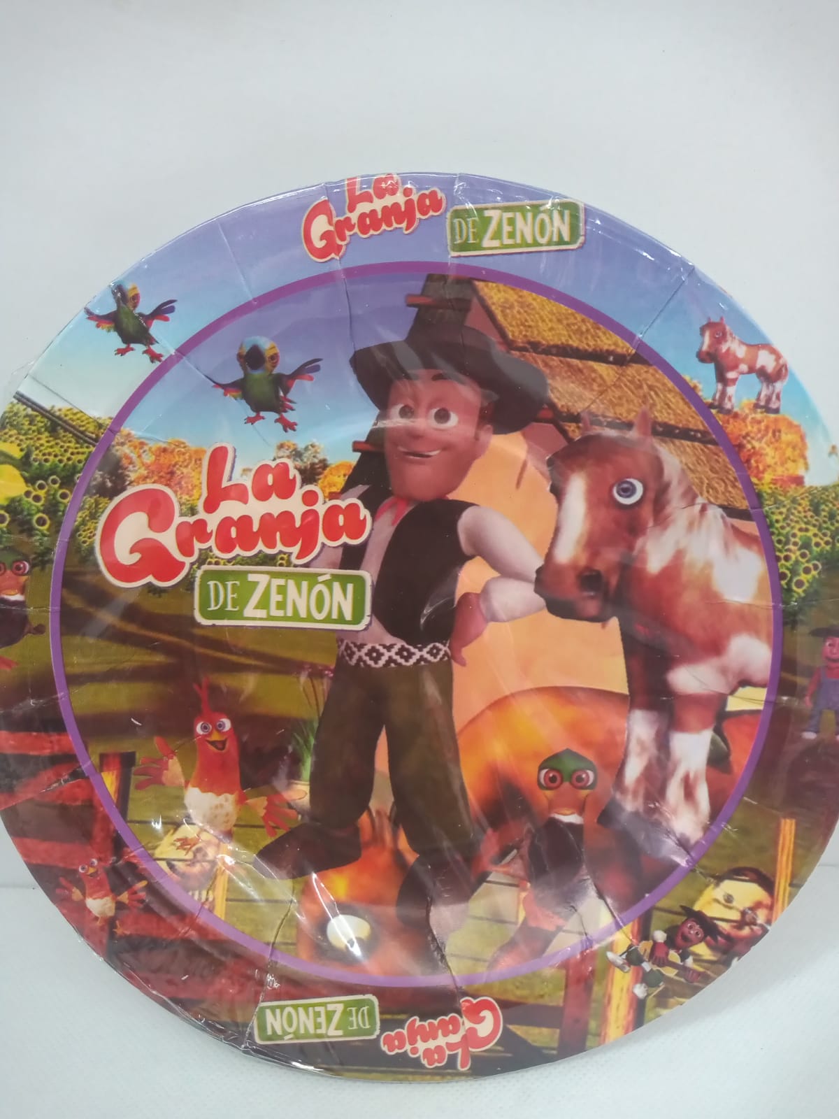 plato de personajes
