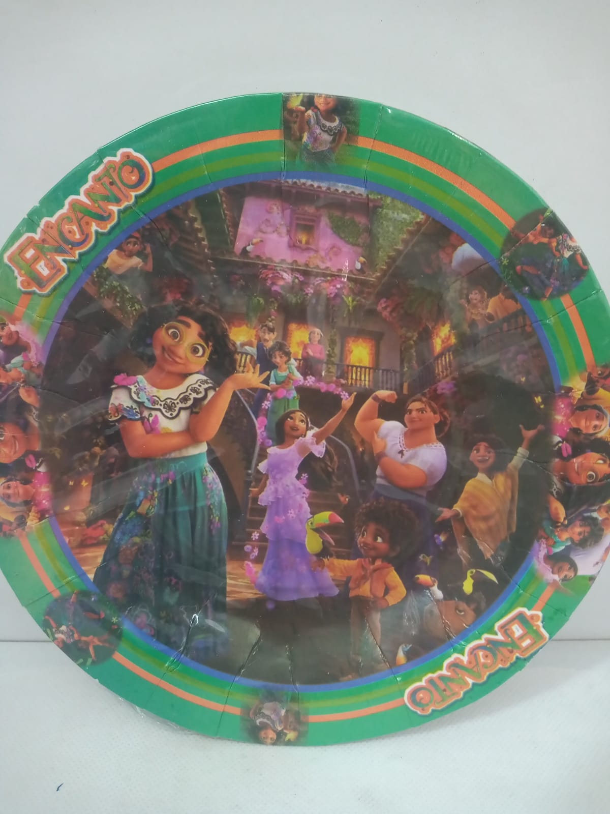 plato de personajes