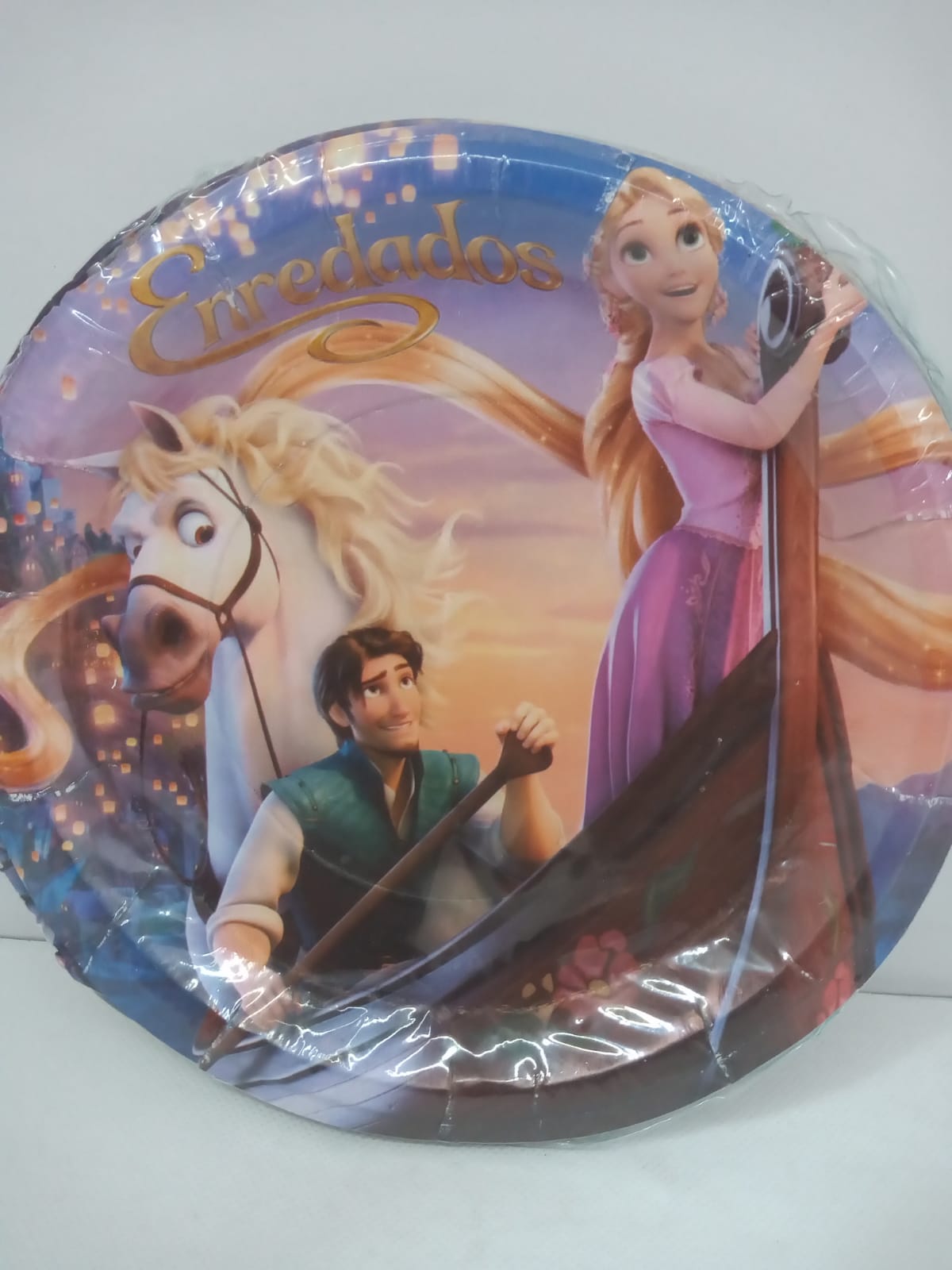plato de personajes